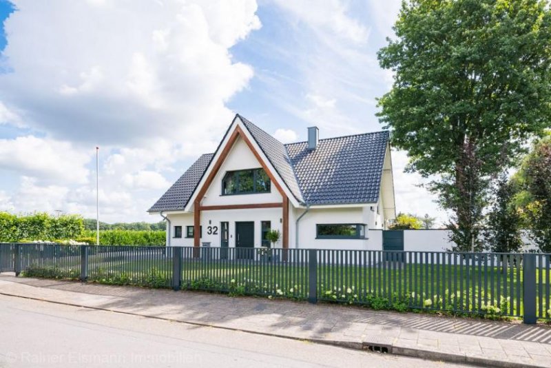 Emmerich am Rhein Elten: Moderne Traumvilla mit freiem Blick am Ortsrand von Elten Haus kaufen