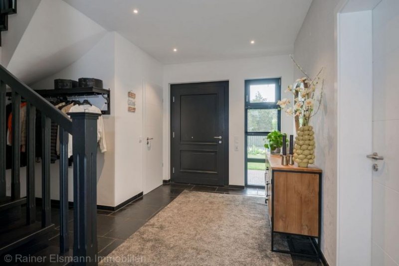 Emmerich am Rhein Elten: Moderne Traumvilla mit freiem Blick am Ortsrand von Elten Haus kaufen