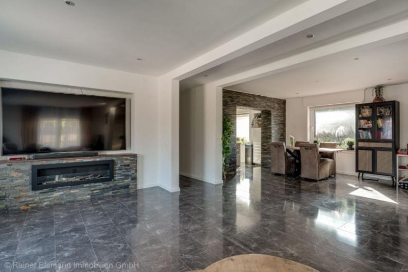 Emmerich am Rhein Emmerich-Hüthum: Freistehendes Einfamilienhaus mit Garten und Möglichkeit zum ebenerdigen Wohnen Haus kaufen