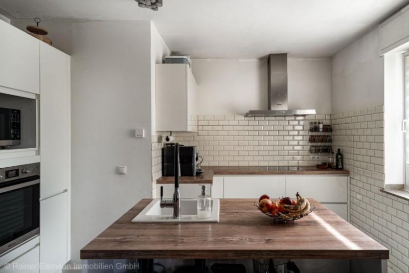 Emmerich am Rhein Emmerich-Hüthum: Freistehendes Einfamilienhaus mit Garten und Möglichkeit zum ebenerdigen Wohnen Haus kaufen