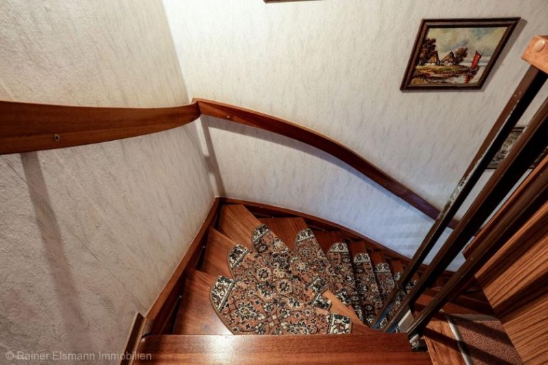 Emmerich am Rhein Emmerich-Hüthum: Viel Potenzial - Reihenmittelhaus mit sonnigem Garten Haus kaufen