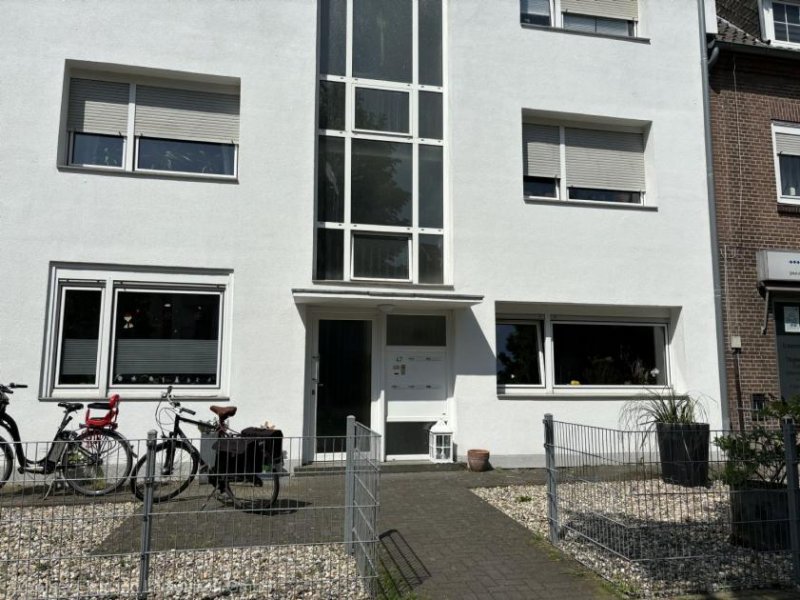 Emmerich am Rhein Emmerich: Kapitalanlage – Mehrfamilienhaus – Balkone – Garage - gute Mieterstruktur Gewerbe kaufen