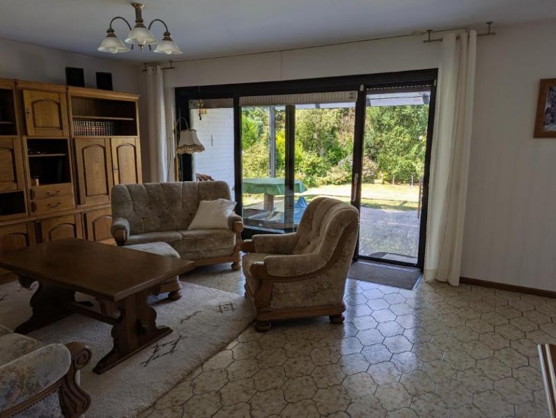 Alpen Freistehendes Einfamilienhaus mit Garten, Balkon und Garage in ruhiger Wohnlage Haus kaufen