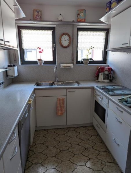 Alpen Freistehendes Einfamilienhaus mit Garten, Balkon und Garage in ruhiger Wohnlage Haus kaufen