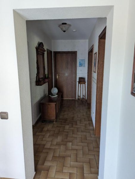 Alpen Freistehendes Einfamilienhaus mit Garten, Balkon und Garage in ruhiger Wohnlage Haus kaufen