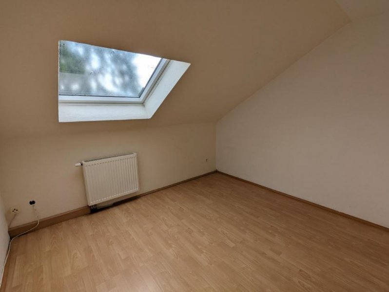 Rheinberg Rheinberg - Dachgeschosswohnung, vermietet Wohnung kaufen