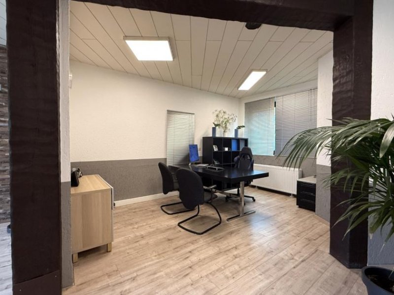 Kleve (Kreis Kleve) Zentral gelegen & vielseitig nutzbar: Solides Wohn- und Geschäftshaus in Kleve-Kellen! Gewerbe kaufen