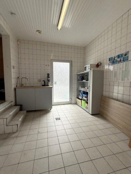 Kleve (Kreis Kleve) Zentral gelegen & vielseitig nutzbar: Solides Wohn- und Geschäftshaus in Kleve-Kellen! Gewerbe kaufen