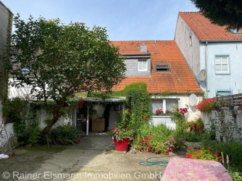 Kalkar Kalkar: Denkmalgeschütztes Wohnhaus mit großzügigem Raumangebot - vermietet Haus kaufen