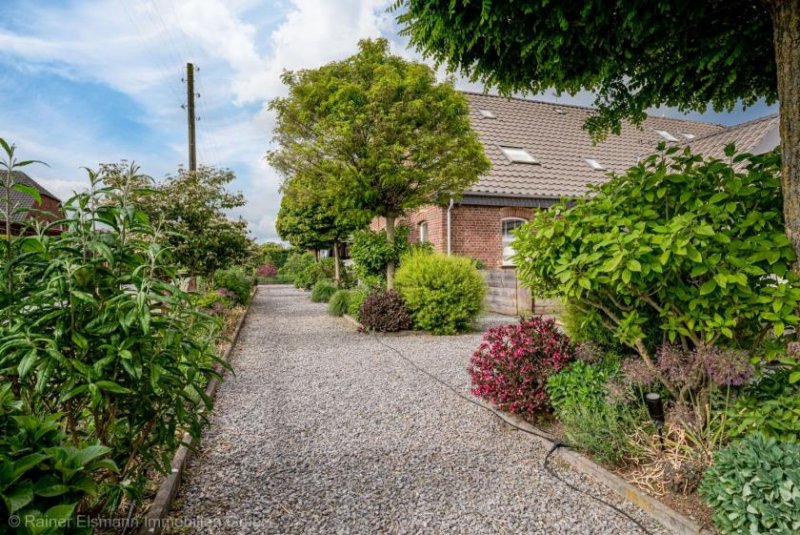 Goch Goch-Pfalzdorf: Kernsanierter Hof mit Einliegerwohnung bietet vielfältige Nutzungsmöglichkeiten Haus kaufen