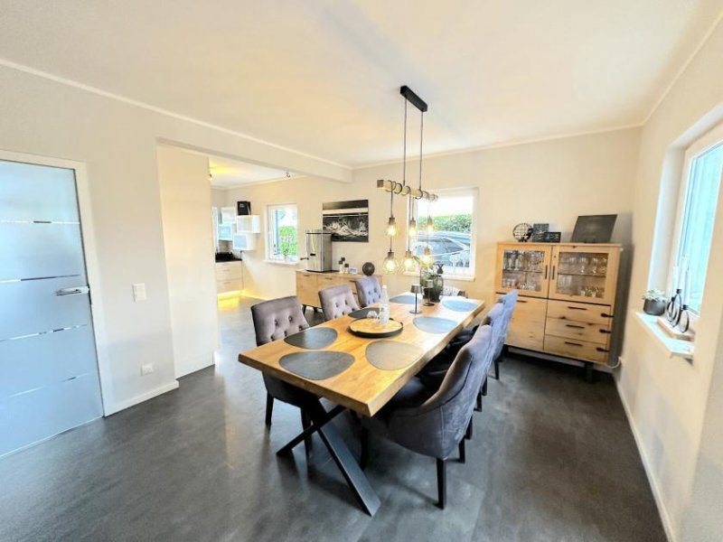 Weeze ++ BESTE LAGE! ++ TOP AUSSTATTUNG! ++ EFH MIT POOL UND VIELEN DETAILS! ++ Haus kaufen