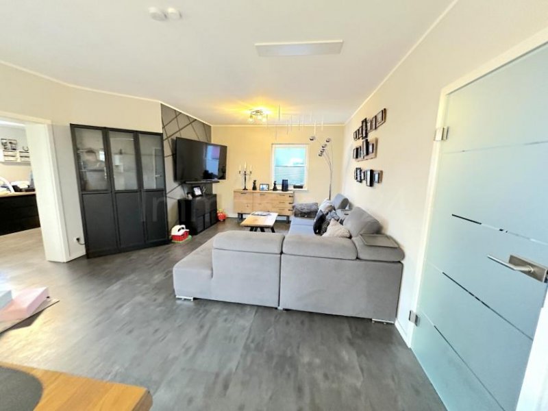 Weeze ++ BESTE LAGE! ++ TOP AUSSTATTUNG! ++ EFH MIT POOL UND VIELEN DETAILS! ++ Haus kaufen