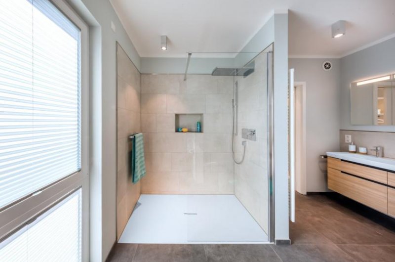 Issum Ihr neues Doppelhaus mit zeitloser Architektur und stilvollem Wohnambiente Haus kaufen