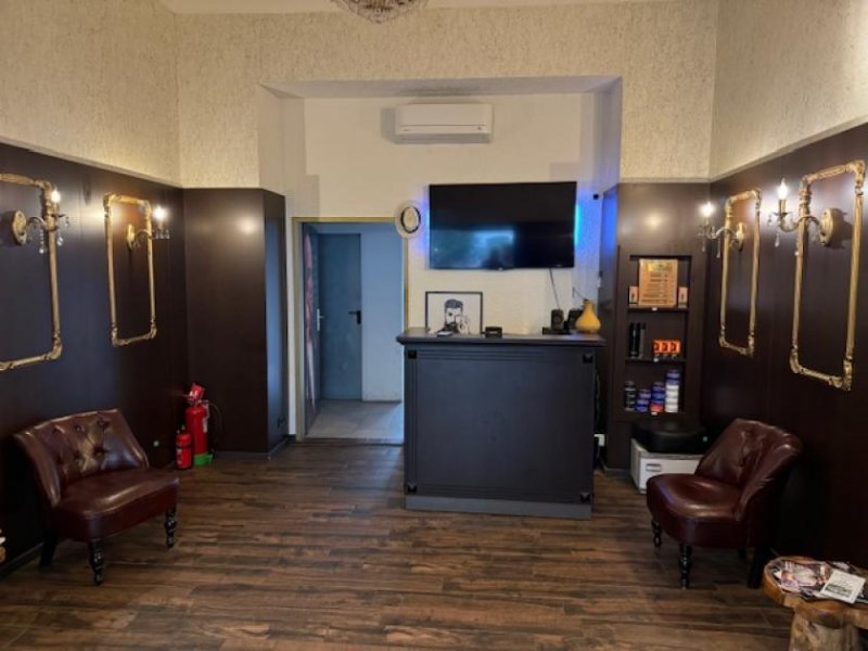 Krefeld Mitten im Zentrum - Modernisiertes Wohn-/Geschäftshaus in Krefeld Gewerbe kaufen