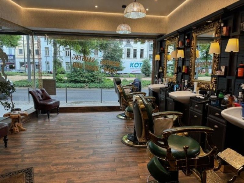 Krefeld Mitten im Zentrum - Modernisiertes Wohn-/Geschäftshaus in Krefeld Gewerbe kaufen