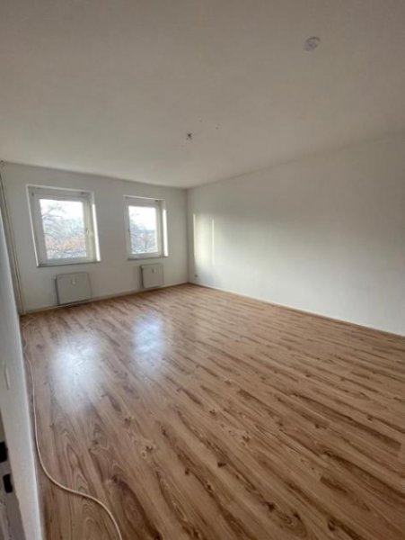 Krefeld RESERVIERT!!!!
Sehr Gepflegtes Mehrfamilienhaus mit soliden Mietverhältnissen im Zentrum Krefelds Haus kaufen