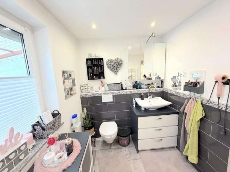 Krefeld GROSSZÜGIGES MEHRGENERATIONEN HAUS IN ZENTRALER LAGE VON KREFELD Haus kaufen