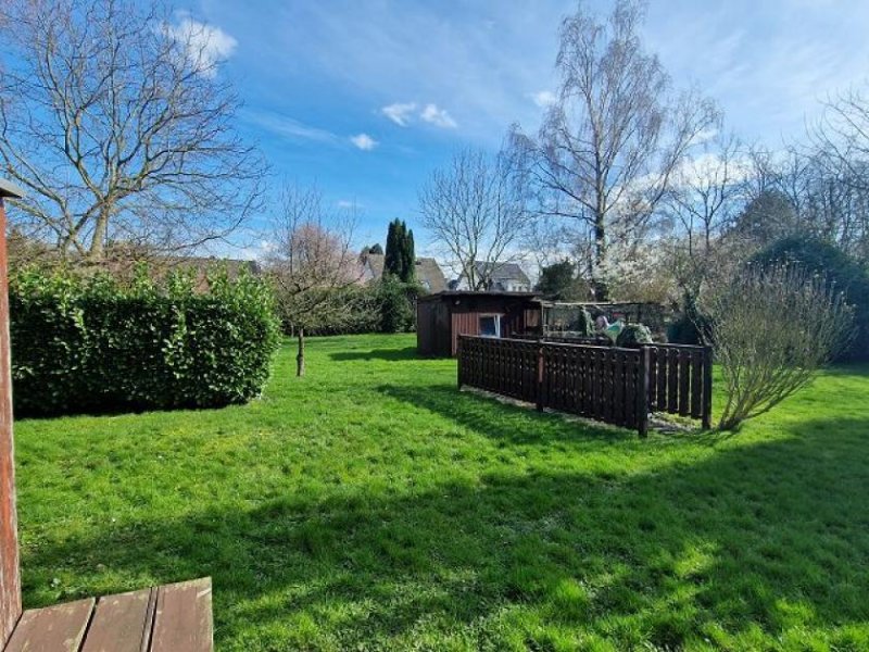 Krefeld * Sanierungsbedürftige Doppelhaushälfte auf großem Grundstück mit Baumöglichkeit* Haus kaufen