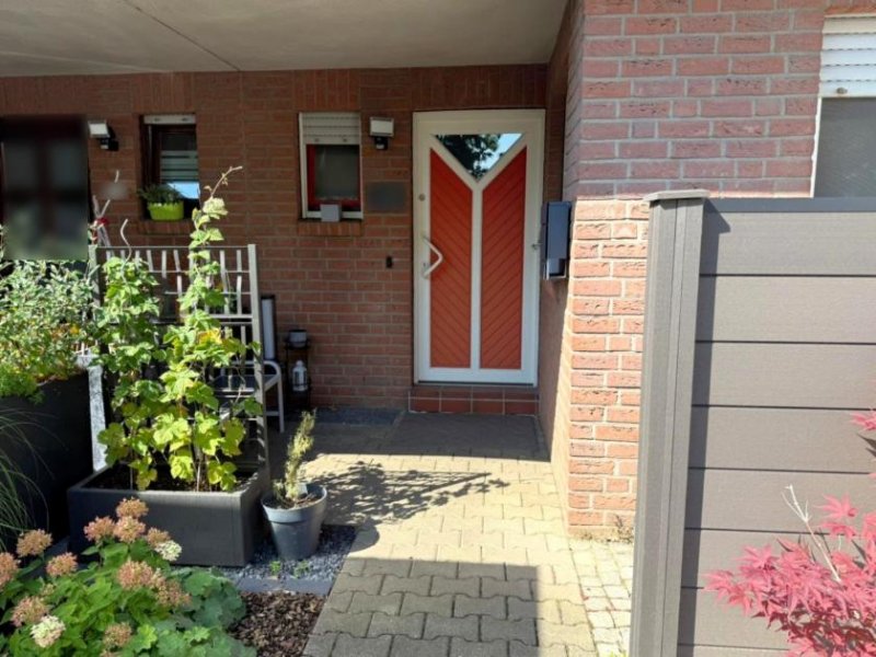 Krefeld Modernes Reihenmittelhaus in guter Lage von Krefeld-Hüls! Haus kaufen