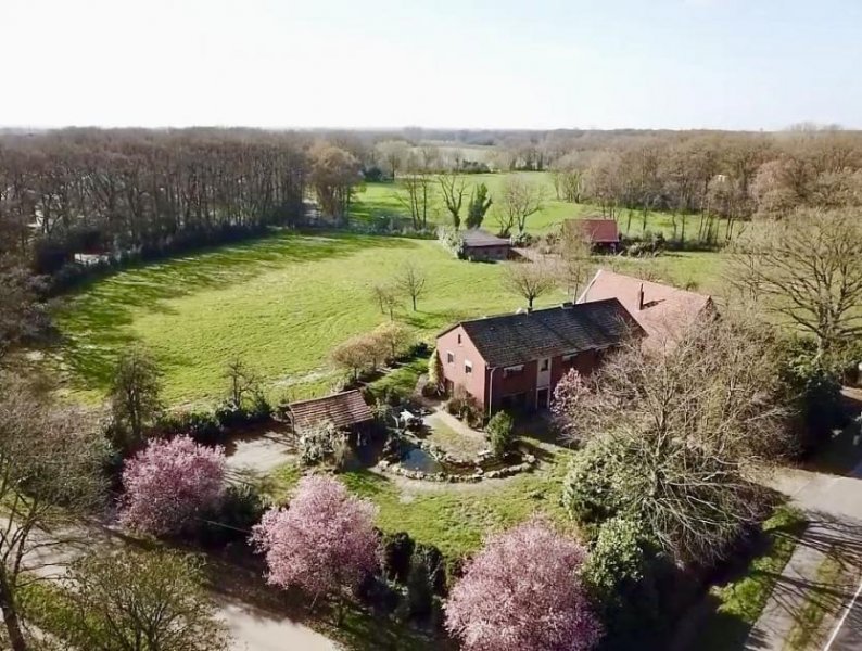 Nordhorn Resthof - 2 Wohneinheiten mit Nebengebäuden - Pferdehaltung möglich. Haus kaufen