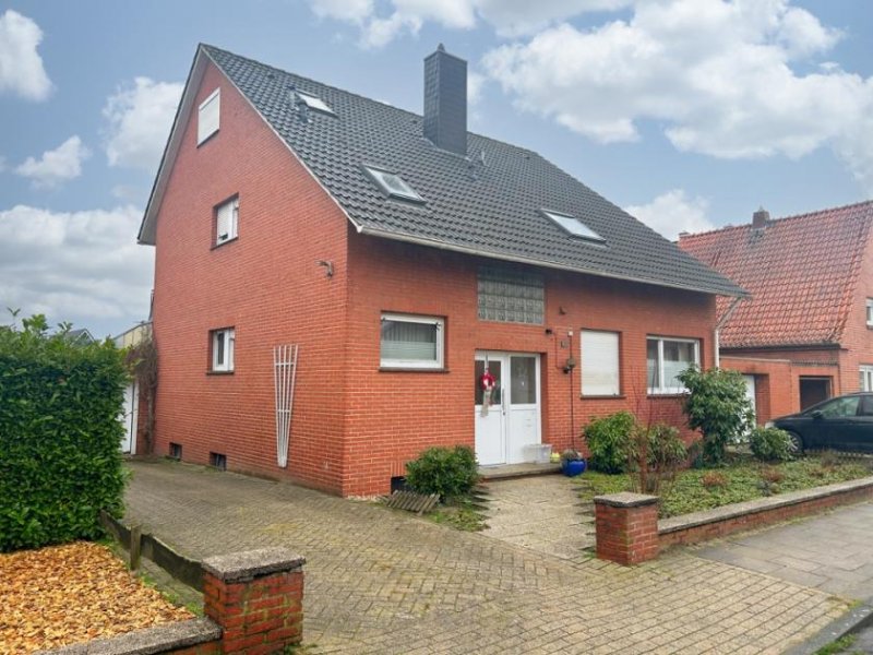 Nordhorn Gepflegtes Zweifamilienhaus mit vermieteter Einheit in Nordhorn Haus kaufen
