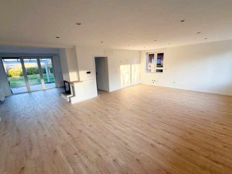 Nordhorn Einfamilienhaus in Nordhorn – hell, modernisiert und mit schönem Garten Haus kaufen