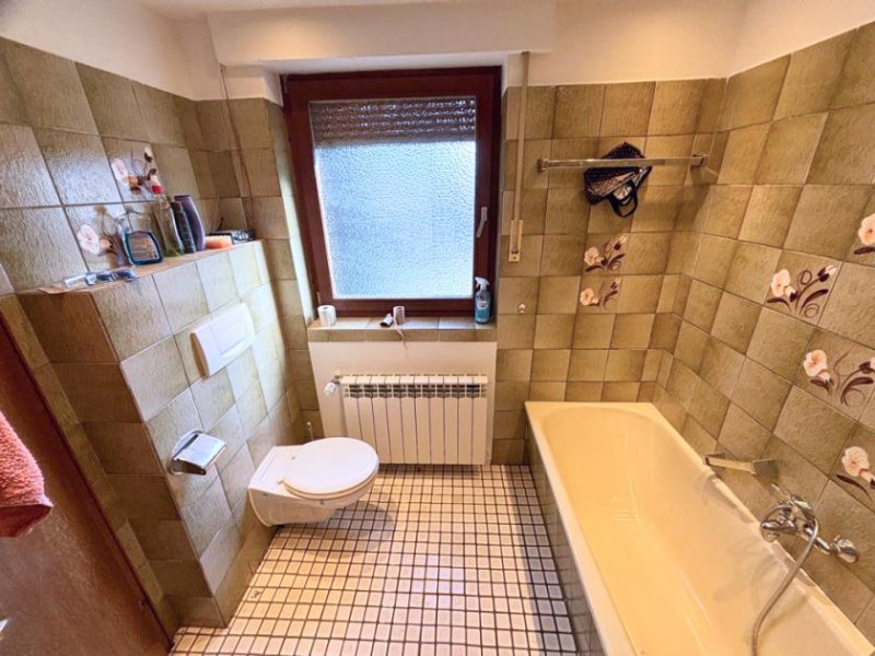 Osnabrück Doppelhaushälfte mit 2 Wohneinheiten und Garagen in Osnabrück-Eversburg Haus kaufen