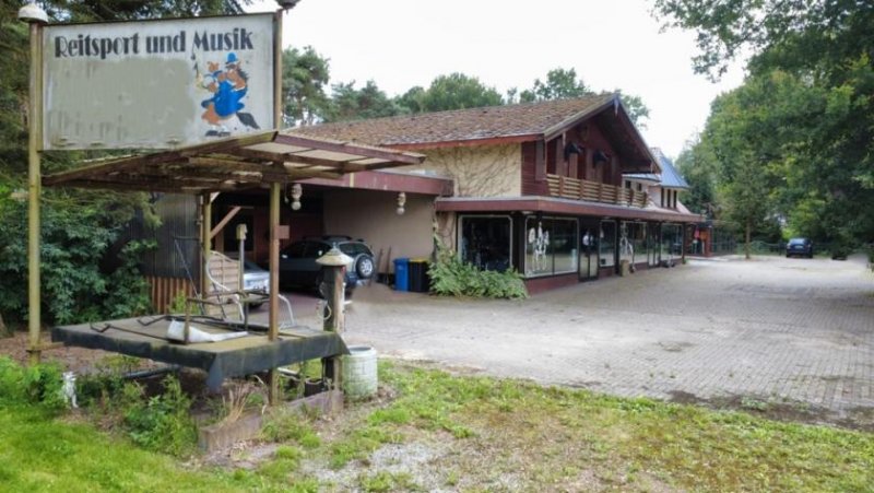 Löningen *BESONDERE CHANCE*
Großzügig wohnen & entwickeln auf ca. 5.000 m² Grundstück Haus kaufen