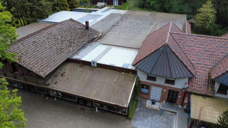 Löningen **Seltene Gelegenheit: Wohnanwesen mit Bauantrag zur Erweiterung auf ca. 5.000 m² Grundstück** Haus kaufen