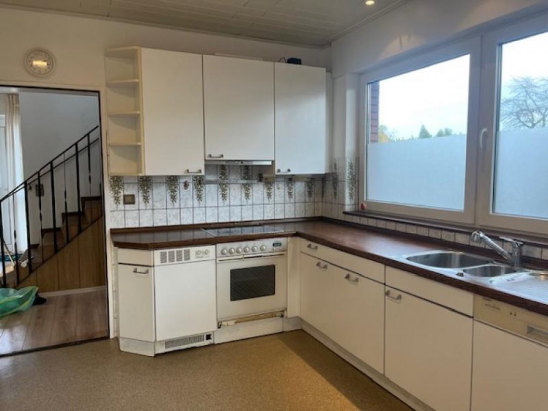 Emlichheim *Familienfreundliches Haus mit Ausbaupotenzial – Großes Grundstück, Garage, Balkon & mehr* Haus kaufen