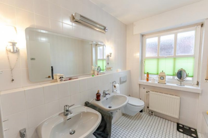 Esche Gepflegtes Zweifamilienhaus in zentraler Lage von Veldhausen Haus kaufen