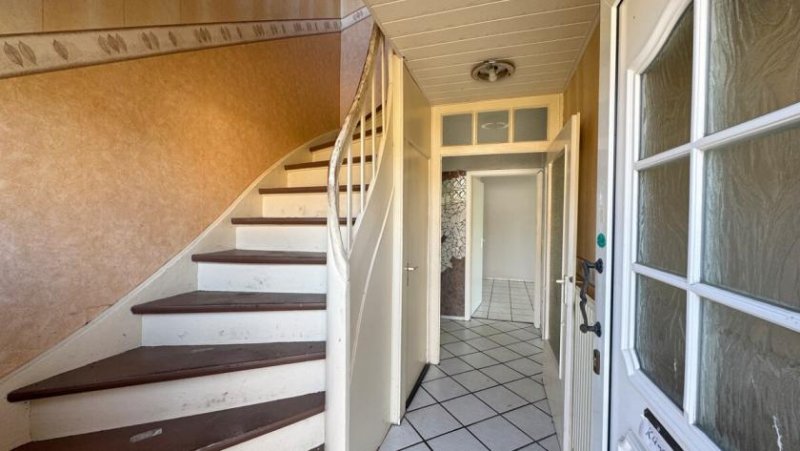 Neuenhaus Einfamilienhaus mit Einliegerwohnung in Neuenhaus; + Baugrundstück-Potenzial Haus kaufen