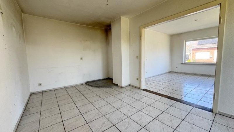 Neuenhaus Einfamilienhaus mit Einliegerwohnung in Neuenhaus; + Baugrundstück-Potenzial Haus kaufen