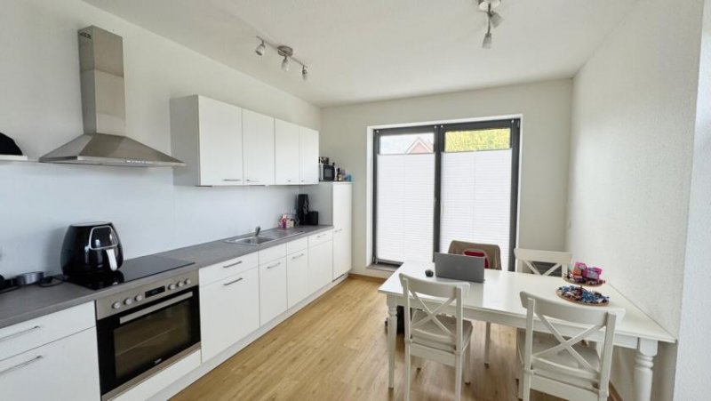 Hoogstede Kompakte Kapitalanlage: DG-Wohnung mit Dachterrasse und Stellplatz Wohnung kaufen