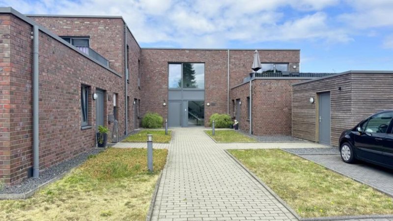 Hoogstede Kompakte Kapitalanlage: DG-Wohnung mit Dachterrasse und Stellplatz Wohnung kaufen