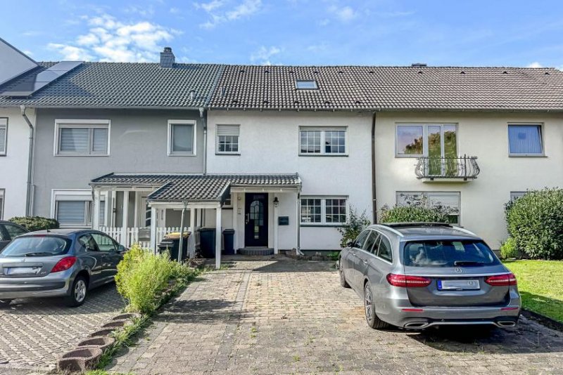 Bergheim Gepflegtes Reihenhaus mit modernisierter Ausstattung, Garten, Keller und zwei Stellplätzen Haus kaufen