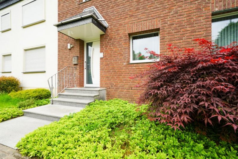 Bergheim *Modernisiert & TOP gepflegt - 2Familienhaus auf großem Süd-Grundstück mit 3 Garagenstellpl. in BM* Haus kaufen