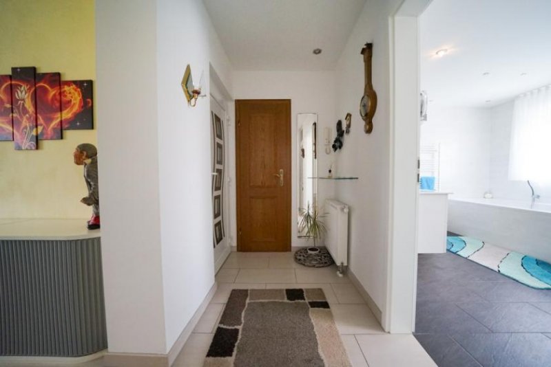 Bergheim *Modernisiert & TOP gepflegt - 2Familienhaus auf großem Süd-Grundstück mit 3 Garagenstellpl. in BM* Haus kaufen