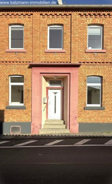 Kerpen Provisionsfrei: Freistehendes Einfamilienhaus mit viel Platz und guter Lage, großer Innenhof inklusive Haus kaufen