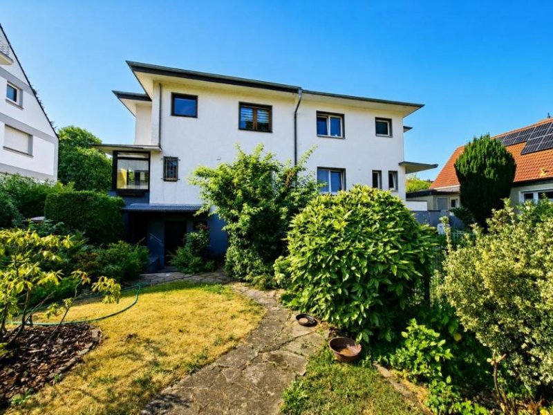 Frechen CITYHOUSE: Schöne Doppelhaushälfte mit Keller, Garten, Garage in bevorzugter Wohnlage Haus kaufen
