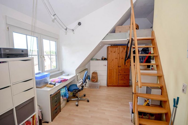Brühl 2 für 1! Großzügige Dachgeschosswohnung plus Apartment, zentral in Brühl Wohnung kaufen
