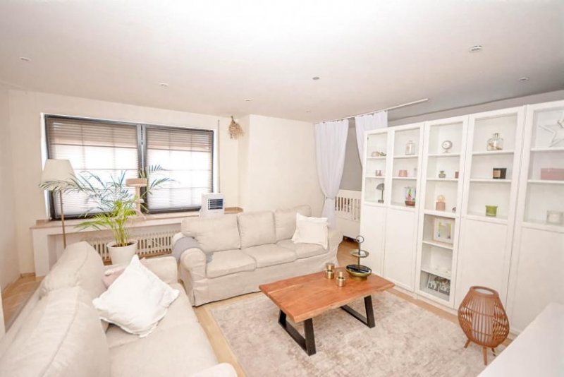 Brühl 2 für 1! Großzügige Dachgeschosswohnung plus Apartment, zentral in Brühl Wohnung kaufen