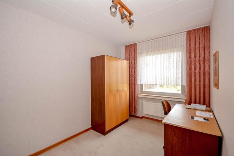 Brühl BADORF: Freistehender Bungalow in Waldnähe mit schönem Grundstück Haus kaufen