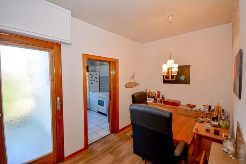 Brühl Familienparadies mit viel Platz am Schlosspark mit großem Garten und zentraler Lage Haus kaufen