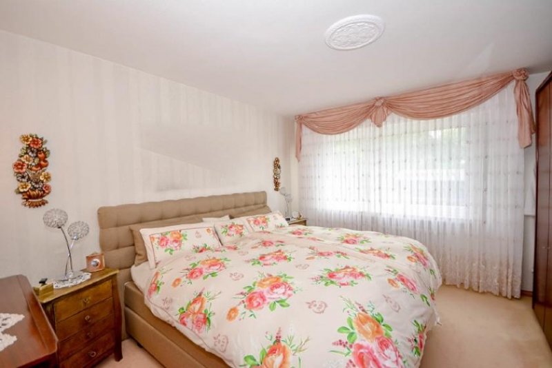 Brühl Gepflegte Dreizimmerwohnung mit eigenem Garten in Zentrumsnähe Wohnung kaufen