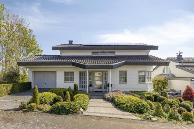 Brühl Hochwertiges Einfamilienhaus mit Einliegerwohnung in einer der besten Lagen Brühls Haus kaufen