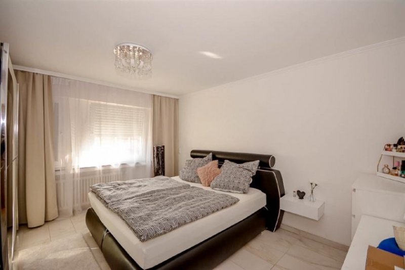 Brühl VOCHEM: Wohn- und Geschäftshaus nahe der KVB-Haltestelle Haus kaufen