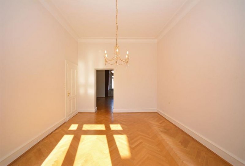 Brühl Wohnen & Arbeiten im klassischen Altbau Haus kaufen
