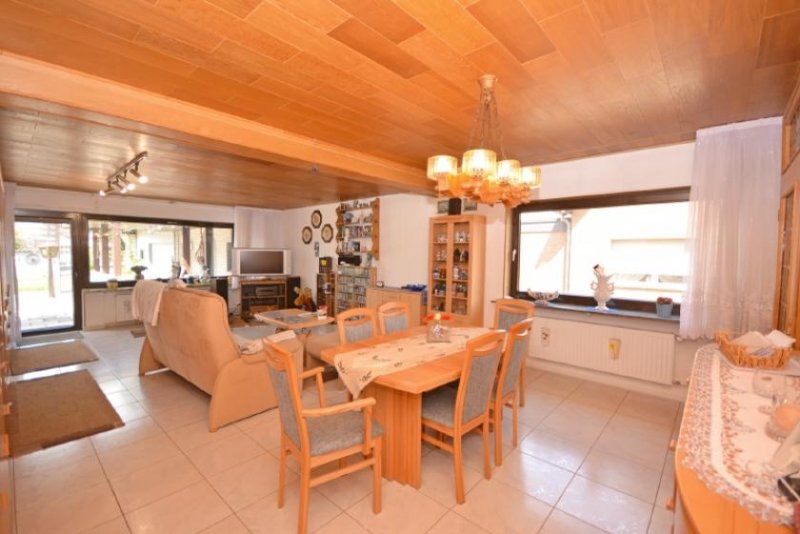 Hürth Doppelhaushälfte mit viel Potenzial in Hürth-Berrenrath Haus kaufen