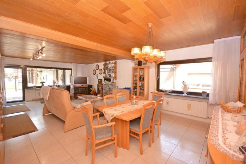 Hürth Doppelhaushälfte mit viel Potenzial in Hürth-Berrenrath Haus kaufen